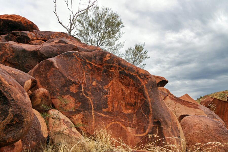 Les quatre éléments dans les traditions aborigènes d'Australie